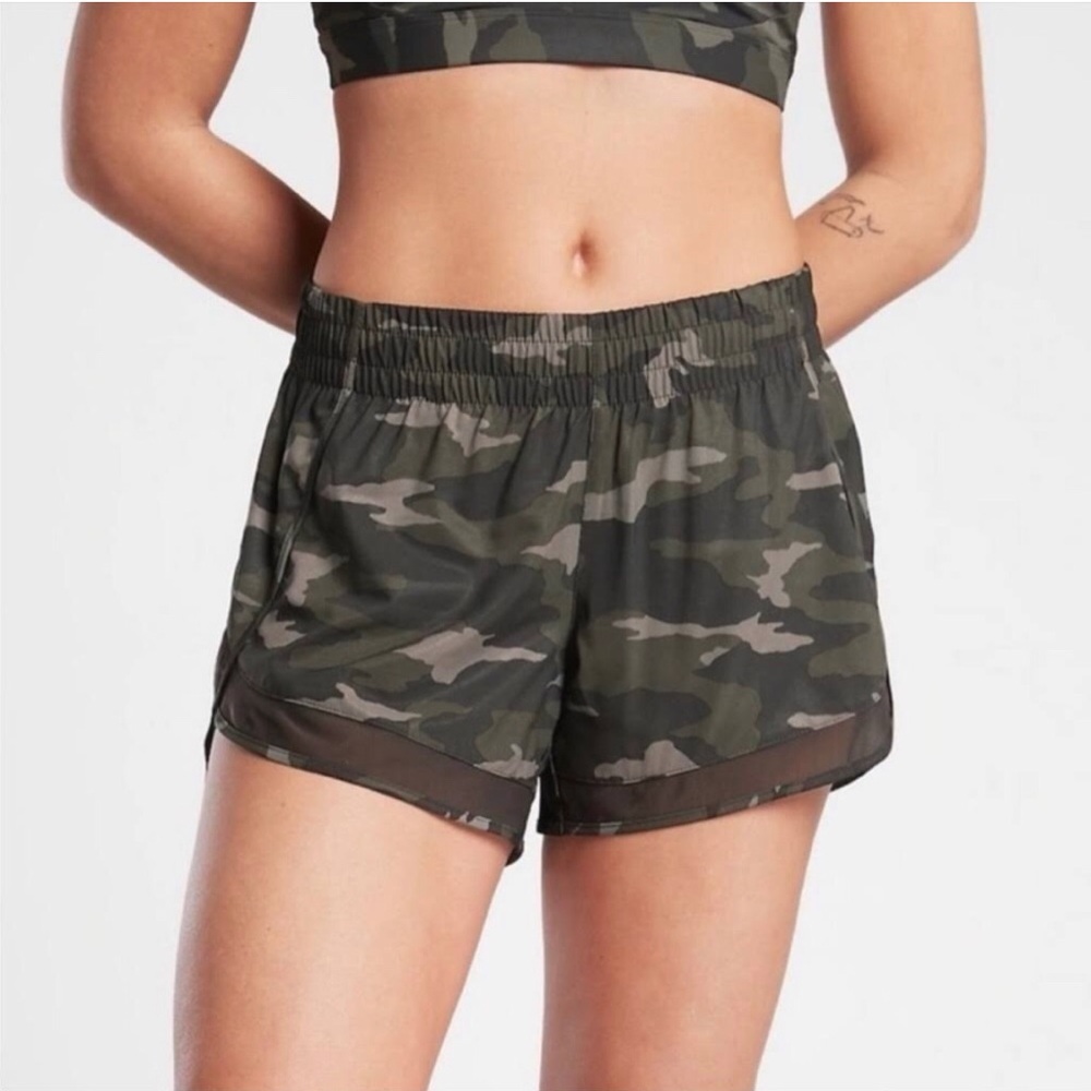 Athleta Shorts XS Camouflage Printed Mesh Racer Run Short 4” Inseam